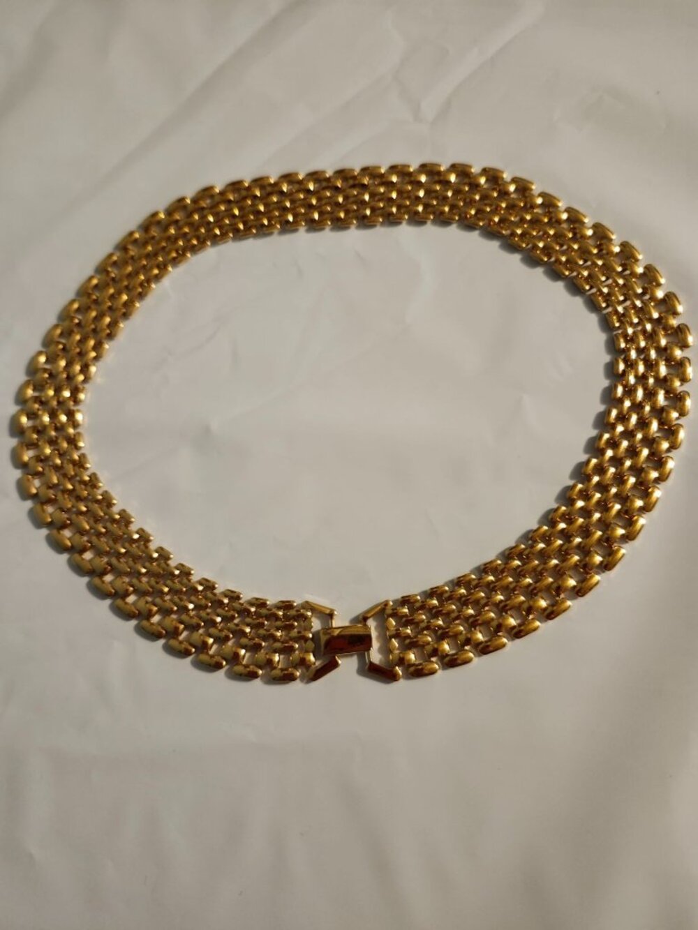 Vintage Napier Gold-Tone Wide Mesh Collar Necklace 16 Inches Fold-Over Clasp